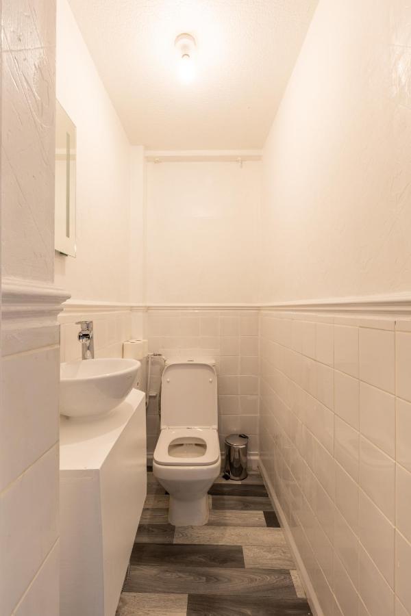 The Stratford Victoria Villa ลอนดอน ภายนอก รูปภาพ